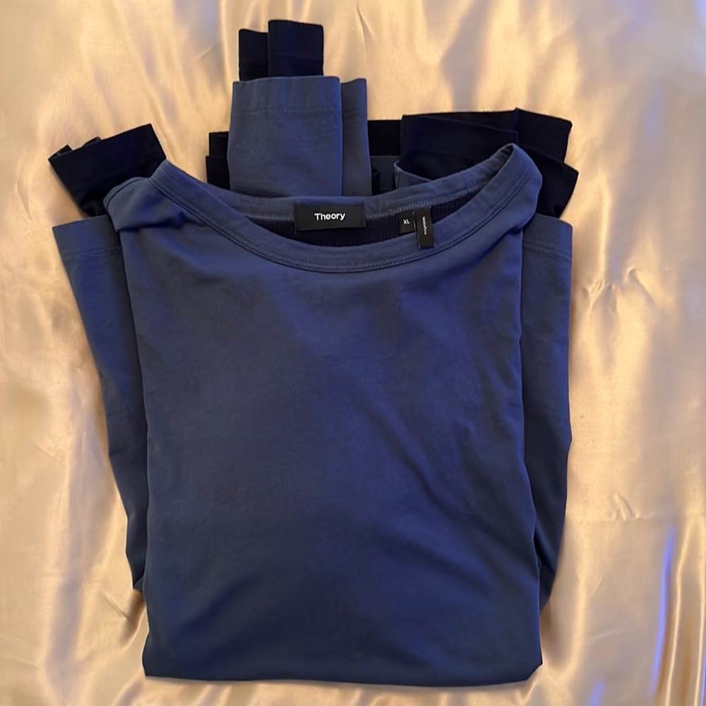XL, long sleeve, two-layer, Theory t-shirt.